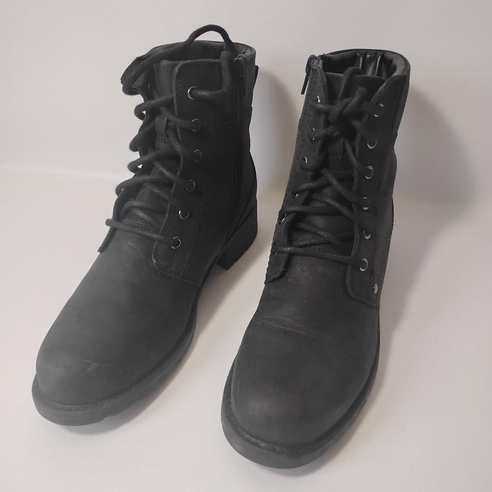 Clarks Women's Size 8 Black Faux Leather Lace Up and Side Zip Ankle Boots